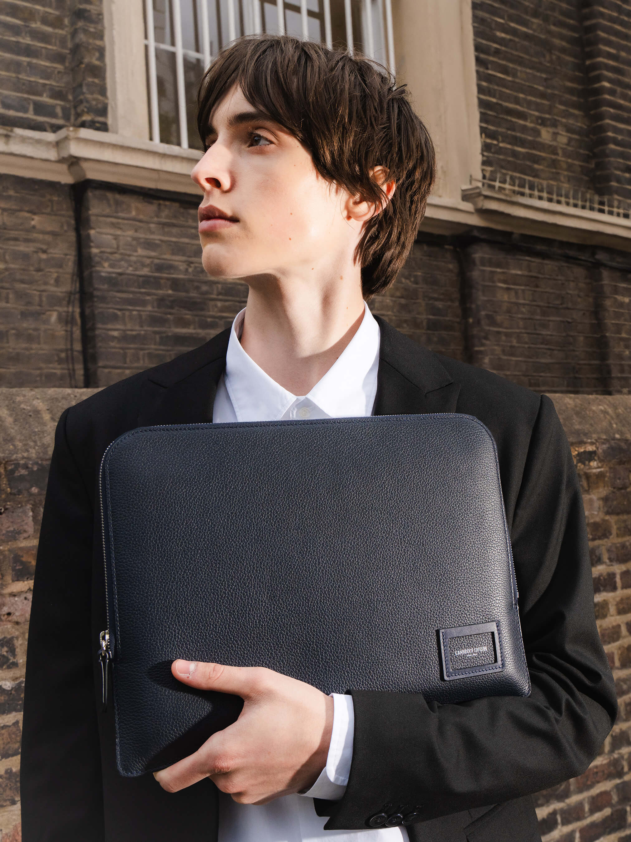 The Zipped Folio | Ink Calf Grain | Cambridge Satchel