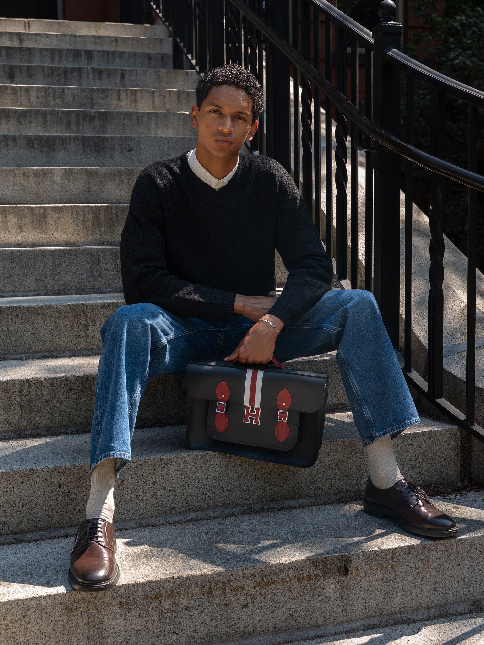 15 Inch Batchel - Black with Harvard Stripe | British