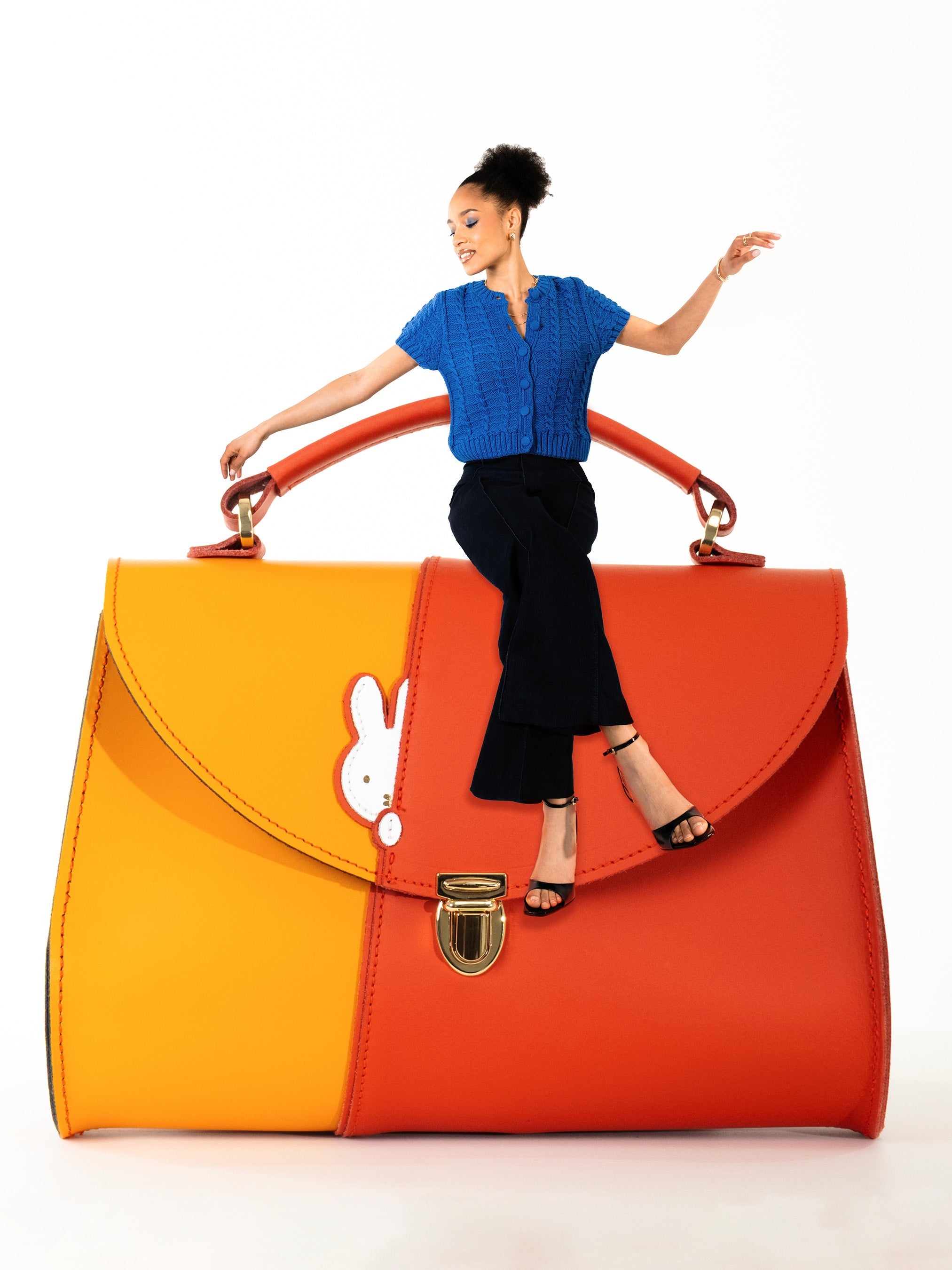 Cambridge Satchel 隠れミッフィーポピー The Hiding Miffy Poppy - Carrot Orange | Cambridge Satchel
