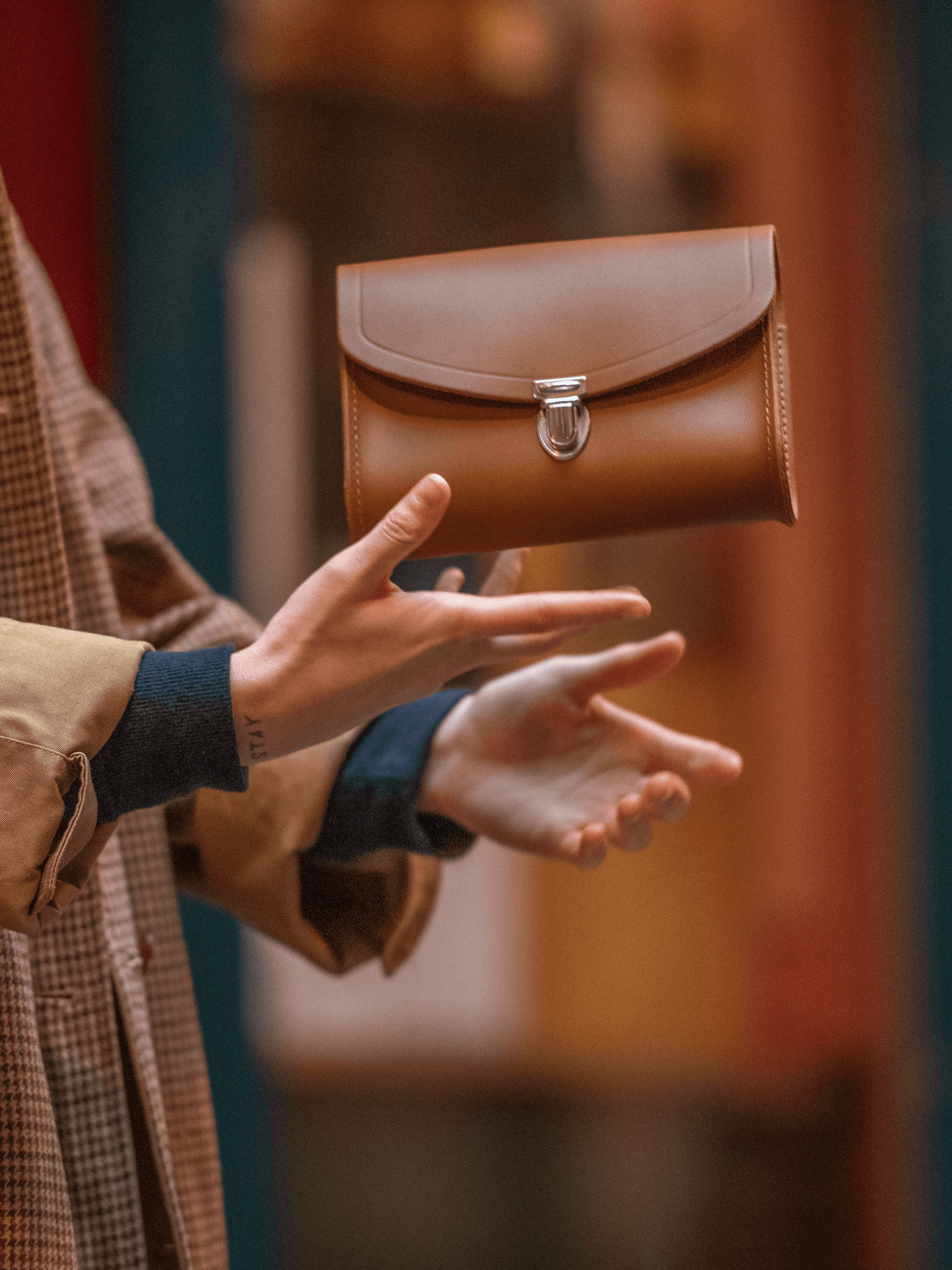 Pushlock Crossbody Vintage Cambridge Satchel